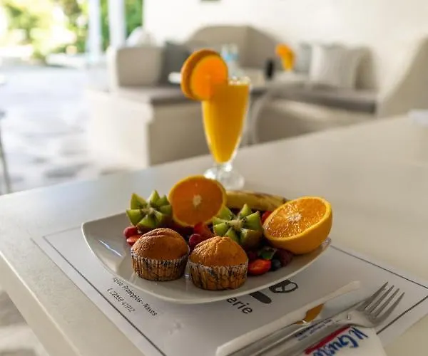 בית הארחה Naxos Leisure 4*