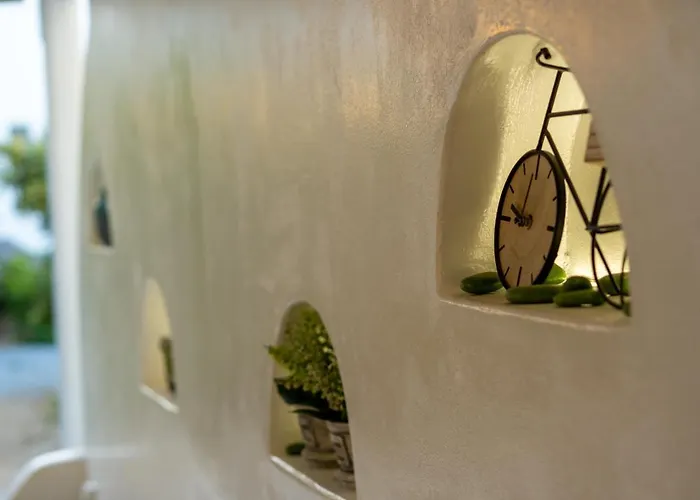 Naxos Leisure איוס פרוקופיוס